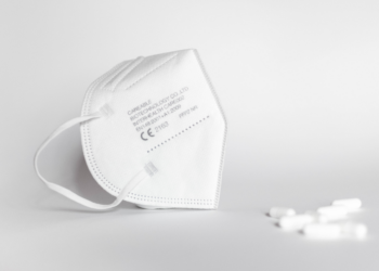 Abbassare l’IVA delle mascherine, la proposta di Federfarma