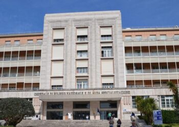 Bimba irachena a Napoli per essere operata al Monaldi
