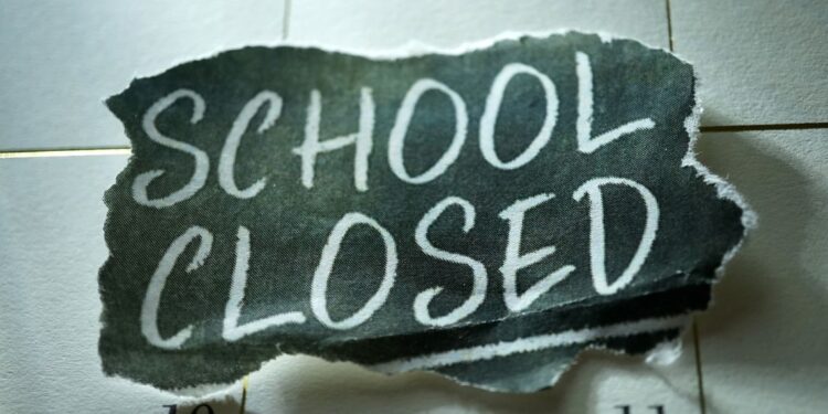 Chiuse tutte le scuole e università della Campania