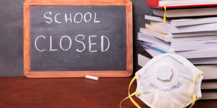 Emergenza Covid, Conte chiude tutte le scuole