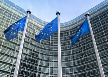 La Commissione Europea investe in ricerca contro le varianti covid-19