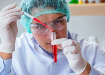 Tensostrutture anche a Salerno per il coronavirus