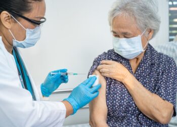 Vaccinazioni over ’80, i dati e le modalità di accesso dell’Asl Salerno