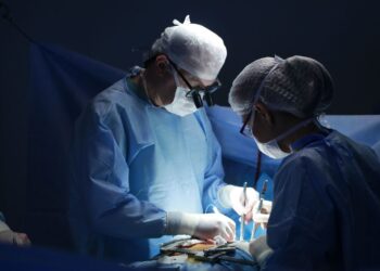 Al Gemelli di Roma operati in utero due gemellini