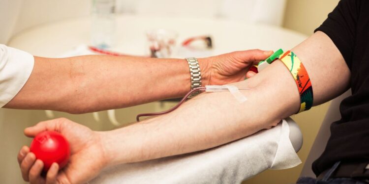 Donare il sangue: il Cardarelli lancia l’iniziativa per la Festa della donna