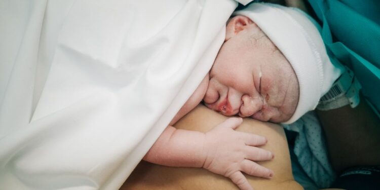 Due donne positive al covid e non vaccinate partoriscono all’Ospedale di Battipaglia