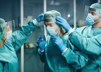 Festa della Repubblica, omaggio agli eroi del covid-19