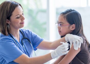 FIMP Campania: “Vaccinare gli adolescenti”, l’invito del dottor Aurelio Occhinegro