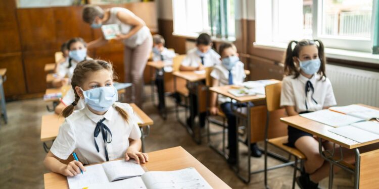 FIMP Salerno “Torniamo a scuola con serenità, ma non trascuriamo le vaccinazioni”