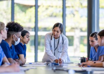 FNOMCeO promuove il ministro Bernini per la programmazione sugli accessi a medicina