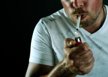 Fumatori in aumento, meno attenzione per le cure: il report dell’ISS