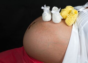 Gravidanze a rischio: un altro “intervento” del dottor Raffaele Petta salva la vita a due gemelle identiche