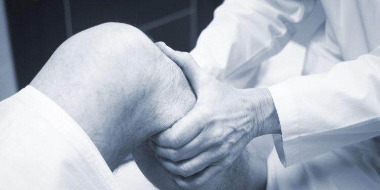 La pandemia rallenta anche gli interventi delle protesi ortopediche