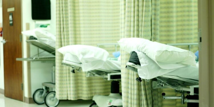 Ripresa attività ambulatoriali al Ruggi di Salerno