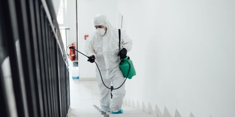 Una sanificazione innovativa degli ambienti contagiati da covid-19 si sperimenta a Napoli