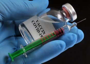 Vaccino covid in farmacia: Federfarma è disponibile