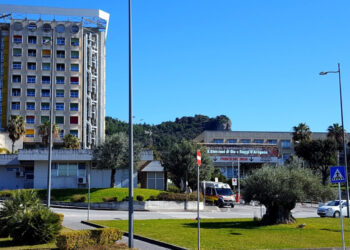Il Ruggi di Salerno tra i 12 peggiori ospedali in Italia. Bene solo l’area cardiologica