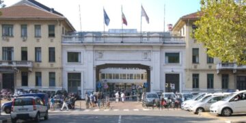 Molinette di Torino, eccezionale intervento mini-invasivo salva la vita di un giovane