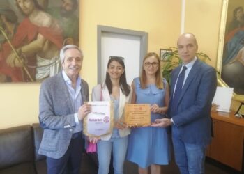 10 alberi donati dal Rotaract al Ruggi di Salerno