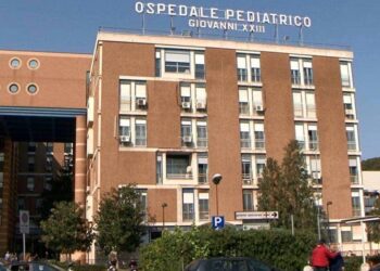Carabinieri donano stampe artistiche all’Ospedale Giovanni XXIII