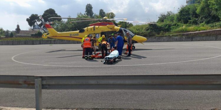 Coppia di sposi soccorsa dall’eliambulanza sul sentiero degli Dei