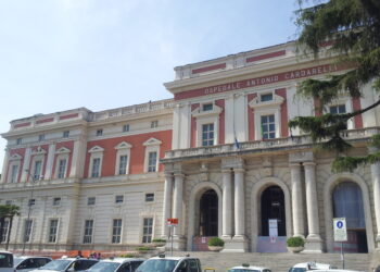 Paziente colto da malore al Policlinico. Nessun mezzo del Cardarelli coinvolto nella vicenda