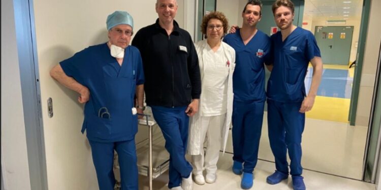 Reimpiantato un dito a un 65enne e ricostruita l’arteria radiale ed i tendini ad una bambina di 9 anni