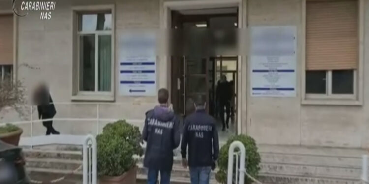 3.884 liste d’attesa truccate, 26 medici denunciati