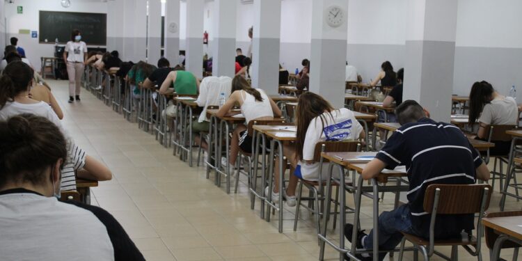 Test di medicina venduti a 20 euro