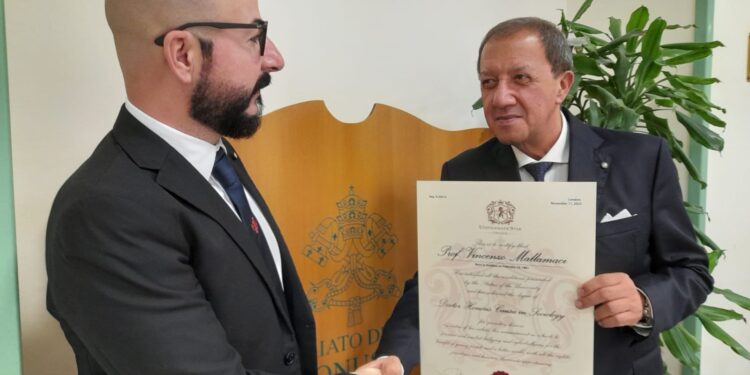 Al medico salernitano Vincenzo Mallamaci conferito il titolo accademico honoris causa in Sociologia