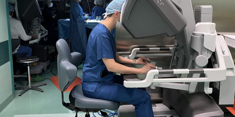 Una seconda consolle chirurgica robotica per il blocco operatorio del Policlinico di Modena grazie alla generosità del mondo imprenditoriale