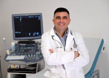 Una paziente con il cuore a destra dà alla luce una bambina all’ospedale di Salerno. Parto eccezionale nel reparto di Gravidanza a rischio del “Ruggi” guidato da Mario Polichetti