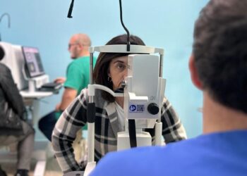 Al Policlinico di Bari una lente che migliora fino a 10 volte la tac agli occhi