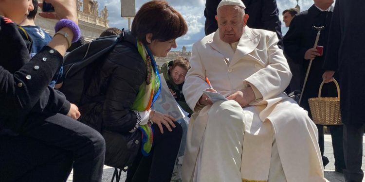 Papa Francesco incontra i bambini autistici