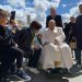 Papa Francesco incontra i bambini autistici
