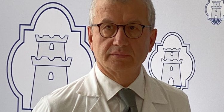 Prevenzione del cancro alla mammella. Oncologia di Potenza e Universita’ della Basilicata insieme in uno studio che dimostra come stile di vita sedentario e dieta ricca di acidi grassi saturi e povera di fibre e vegetali influiscono sull’insorgenza e sulle recidive del cancro al seno.