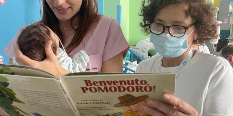 Al Policlinico di Bari un punto di lettura per i genitori dei piccoli in Tin
