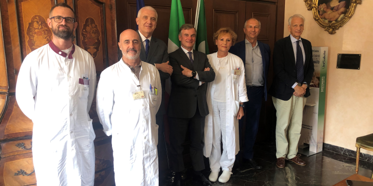 La Farmacia Aziendale della ASST Spedali Civili di Brescia, grazie alla generosità della Fondazione Berlucchi, è stata dotata di una nuova apparecchiatura APOTECAps del valore di circa 55.000 euro.