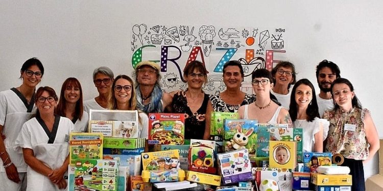 Giochi e libri in dono alla Neuro Psichiatria dell’Infanzia e dell’Adolescenza di Reggio Emilia