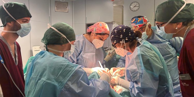 Al Policlinico di Bari formazione avanzata in chirurgia tiroidea per medici di tutta Italia