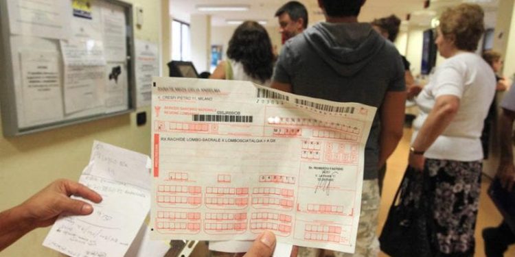 Lunghe liste d’attesa, sei italiani su dieci chiedono più assunzioni