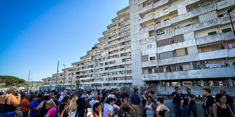 Assistenza all’interno del complesso di Scampia