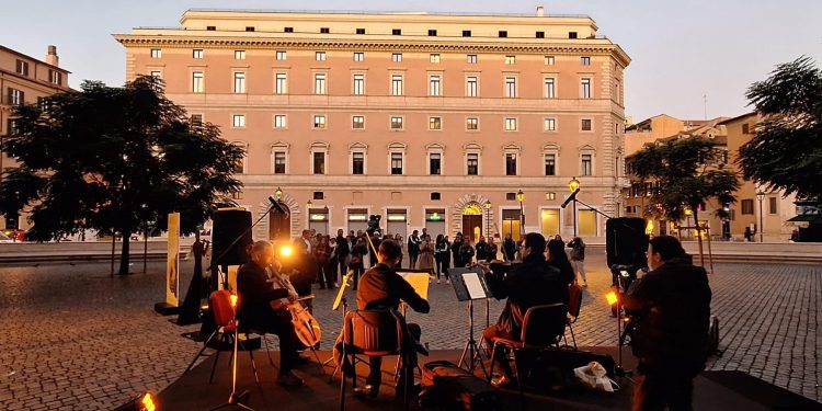 CONCERTO ALL’ALBA PER RACCONTARE L’IMPATTO POSITIVO DELLA RICERCA SCIENTIFICA SULLA VITA DEI PAZIENTI CON TUMORI DEL SANGUE