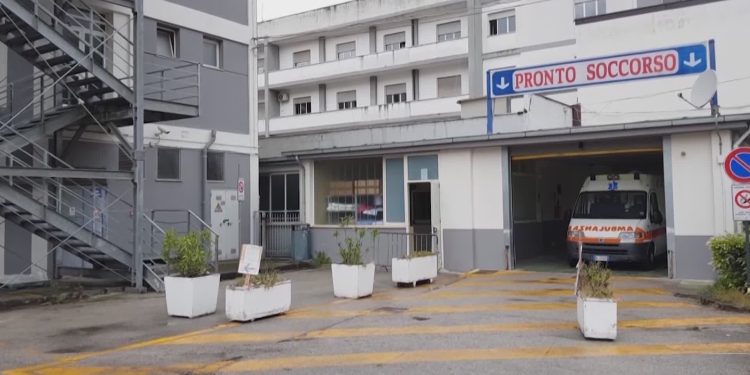 Mancano i medici, stop alle attività nel reparto di Chirurgia all’ospedale di Polla. L’allarme della Fials Salerno: “Situazione al collasso, bisogna intervenire subito”