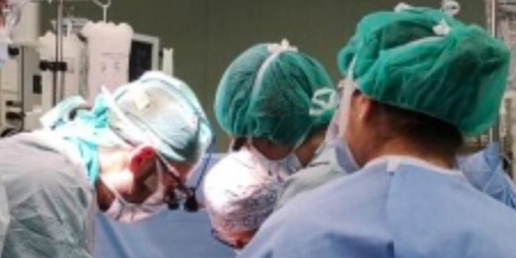 Salvato un ragazzo peruviano grazie ad un innovativo intervento di lobectomia polmonare con ricostruzione dei bronchi, presso l’ospedale Molinette di Torino