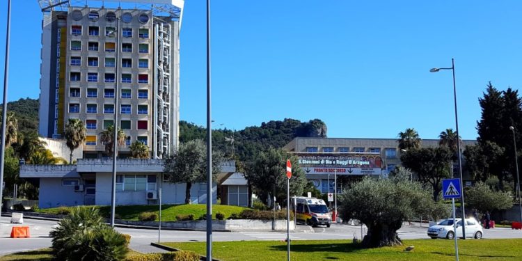 GRAVE EPISODIO DI VIOLENZA PRESSO IL REPARTO DI EMATOLOGIA DEL RUGGI DI SALERNO
