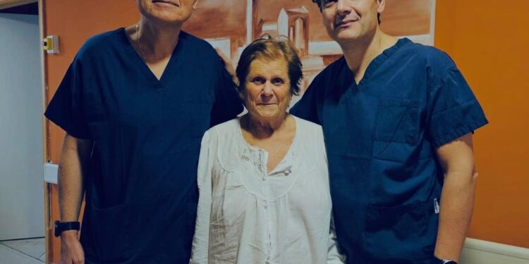 Un trasferimento d’emergenza: 78enne salvata grazie all’Heart Team di Anthea Hospital con un’innovativa procedura ibrida
