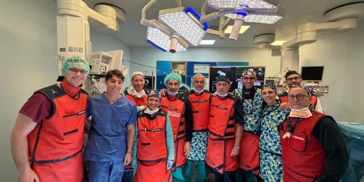 Policlinico di Palermo, due patologie cardiache trattate simultaneamente per via percutanea dall’Heart team