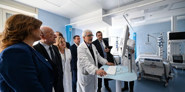 Ospedale di Benevento. Inaugurati nuovi reparti alla presenza del presidente della Regione Campania