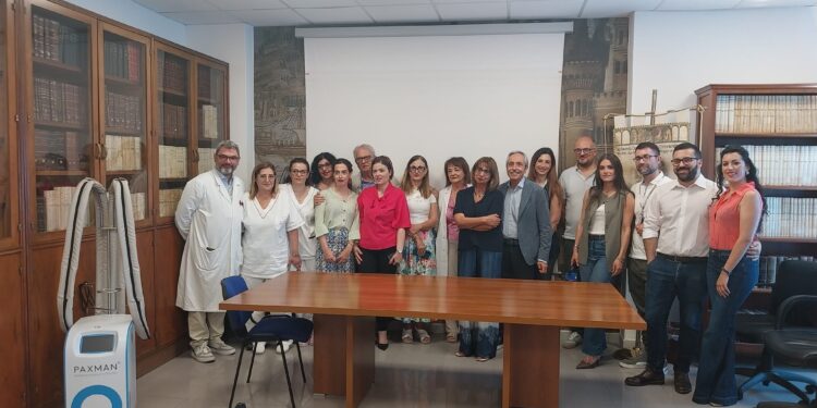 Casco refrigerante donato al Ruggi di Salerno
